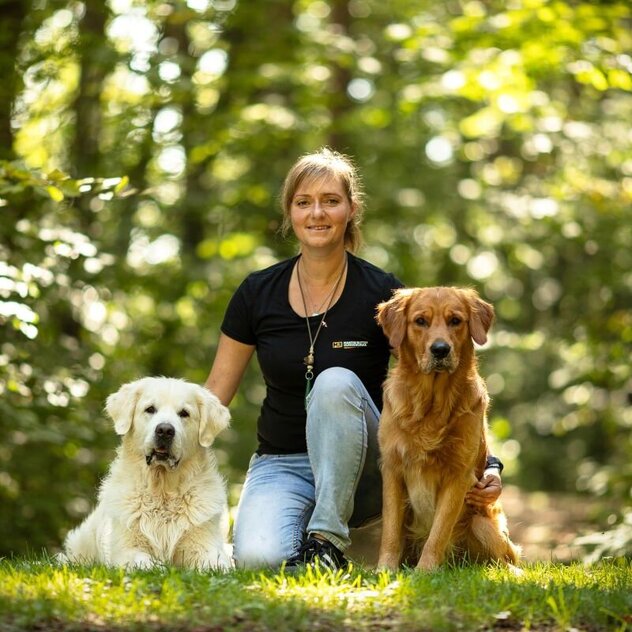 Martin Rütter Hundetrainerin Franziska Herre mit ihren Golden Retriever