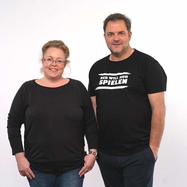 Ramona Ermler, Hundetrainerin in der Hundeschule für die Region zwischen Garbsen und Rinteln, neben Martin Rütter.