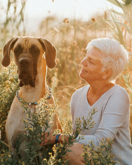 Fränzi Schallmeiner Fränzi mit ihrem Hund Ignaz