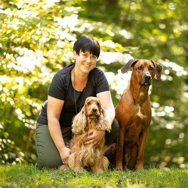 Katharina Voigt mit ihren Hunden Marley und Lakota