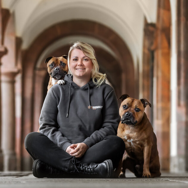Carolin Crustewitz – Hundeschule Leipzig mit Hund Polly und Percy