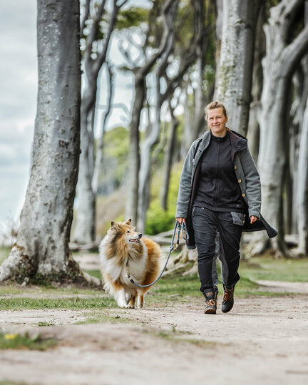 Christine-Waubke-mit-Hund.jpg Hundetrainerin Christine Waubke